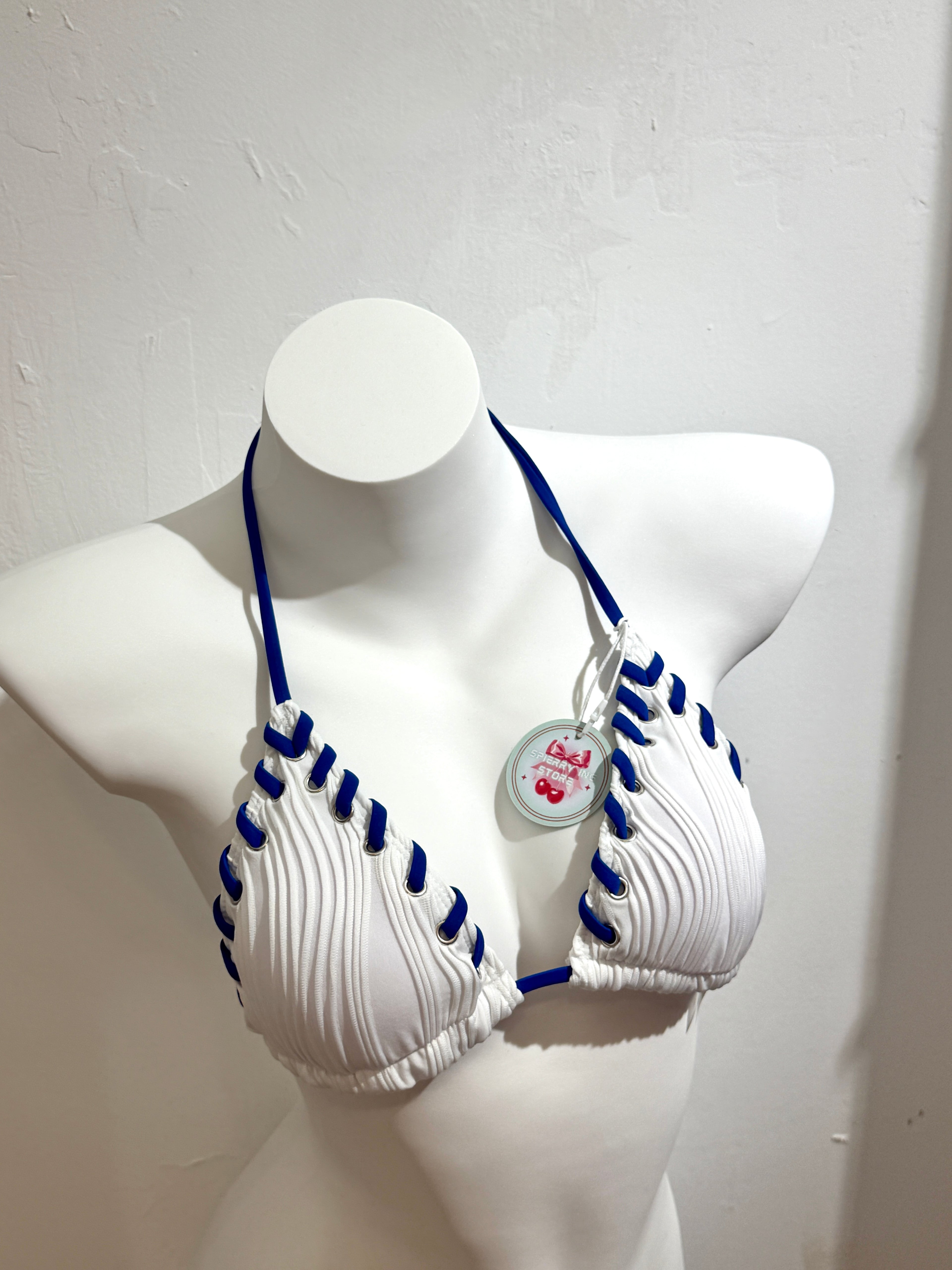 STRAPPY TWISTED BIKINI