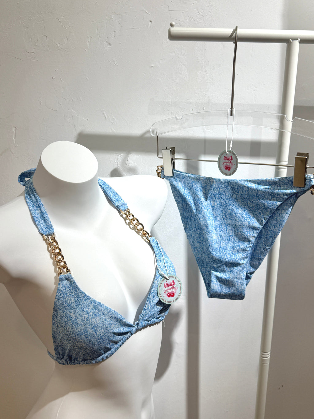 BLUE BIKINI WITH GOLD CHAIN