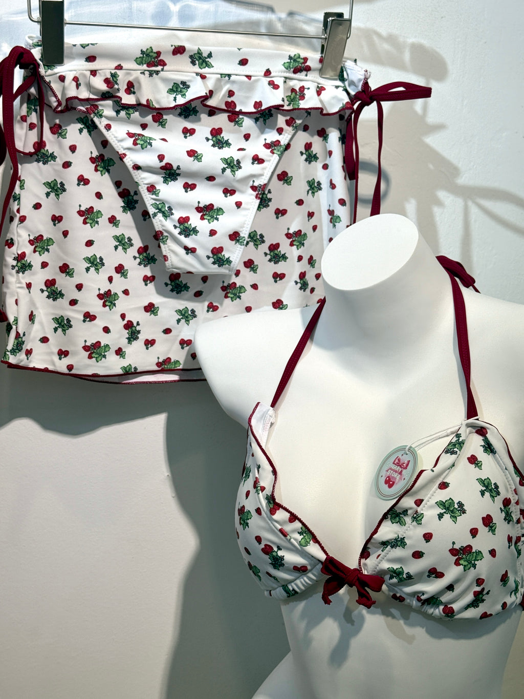 FLORAL STRAWBERRY BIKINI 3-PIECE SET